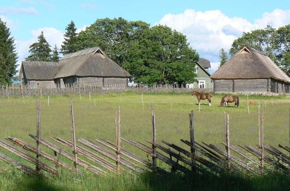 Tammsaare-farm-house-in-Estonia-e1388341950242