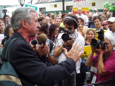 TomHaydenAddressesAntiWarProtestAtTheDNC20040729-01small